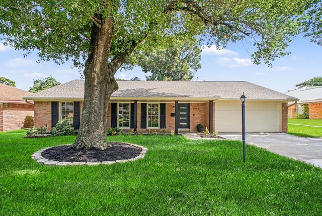 5443 Redstart Street, Houston, TX 77096