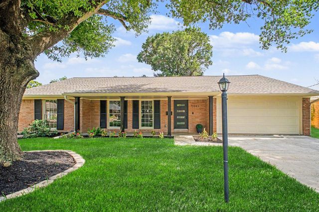 5443 Redstart Street, Houston, TX 77096