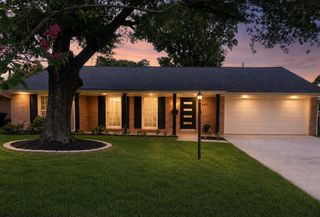 5443 Redstart Street, Houston, TX 77096