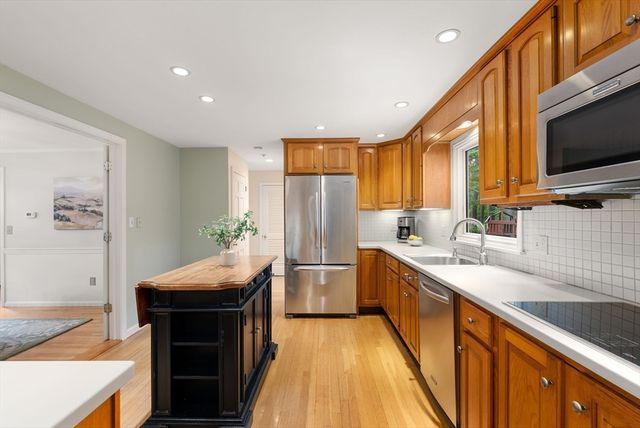 11 Barnet Road, Sudbury, MA 01776