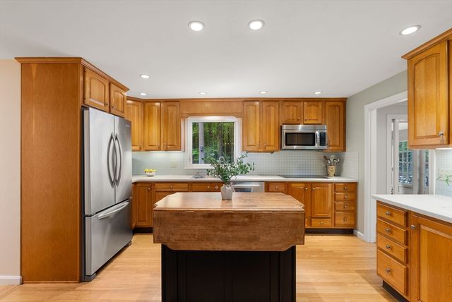 11 Barnet Road, Sudbury, MA 01776