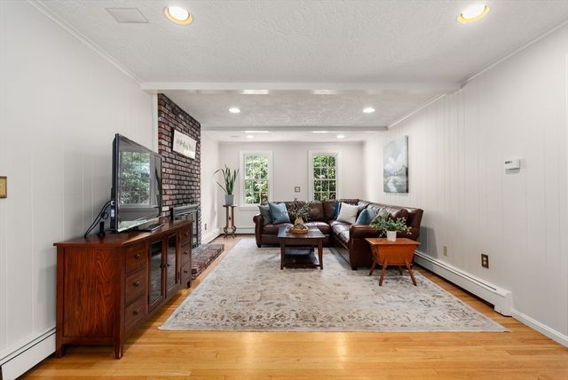 11 Barnet Road, Sudbury, MA 01776