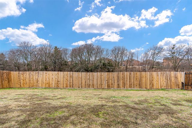 1431 Park Trails Boulevard, Princeton, TX 75407