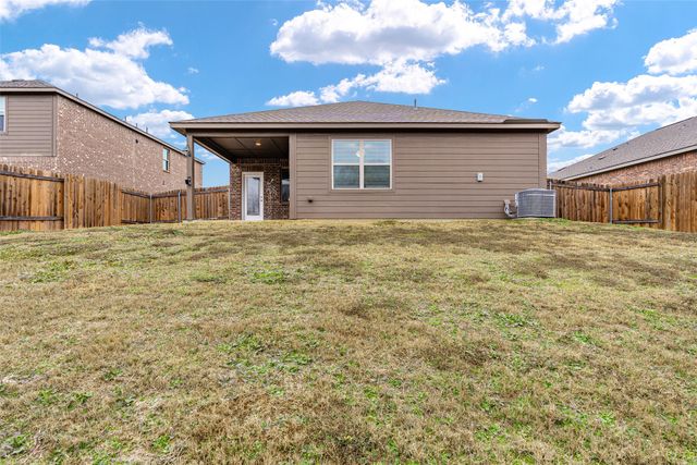 1431 Park Trails Boulevard, Princeton, TX 75407