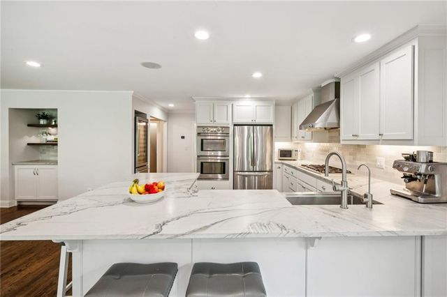 2766 Ridgemore Road NW, Atlanta, GA 30318