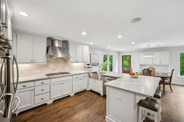 2766 Ridgemore Road NW, Atlanta, GA 30318