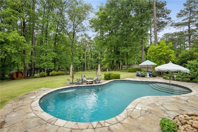 2766 Ridgemore Road NW, Atlanta, GA 30318
