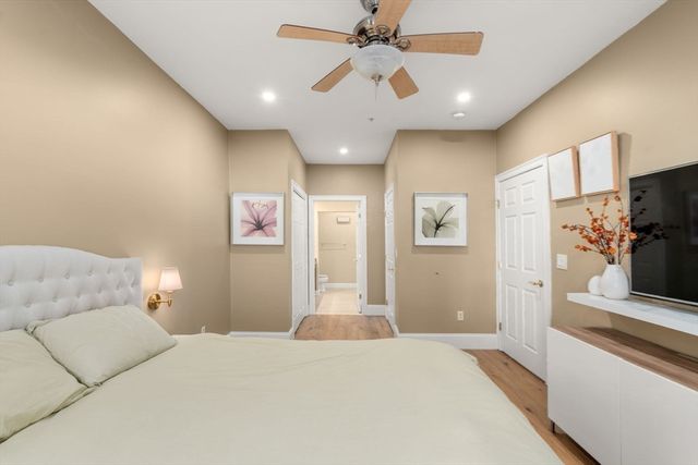 2109 Davenport Ave 2109, Canton, MA 02021