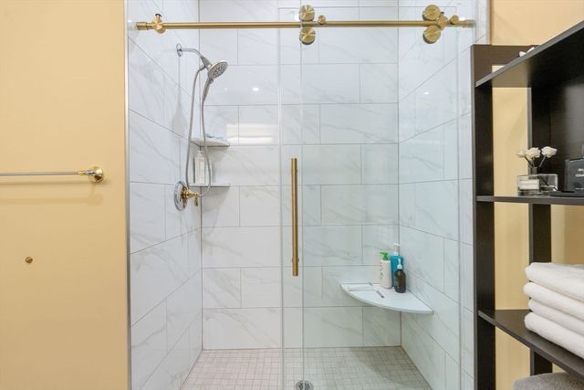 2109 Davenport Ave 2109, Canton, MA 02021