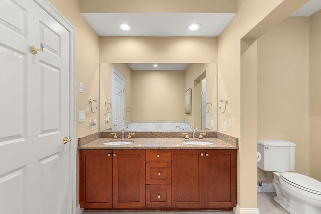 2109 Davenport Ave 2109, Canton, MA 02021