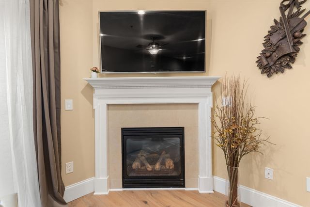 2109 Davenport Ave 2109, Canton, MA 02021