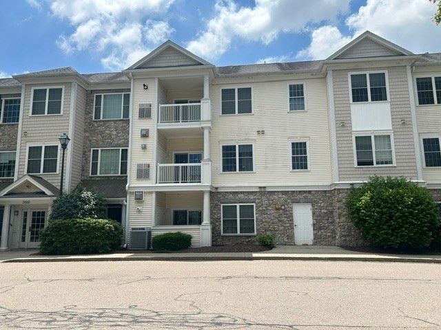 2109 Davenport Ave 2109, Canton, MA 02021