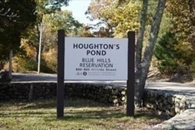 2109 Davenport Ave 2109, Canton, MA 02021