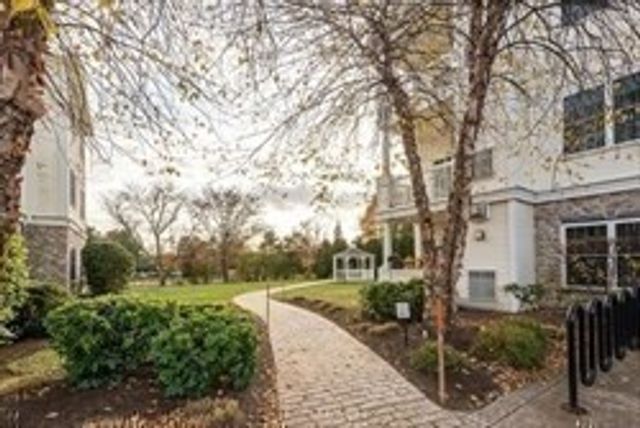 2109 Davenport Ave 2109, Canton, MA 02021