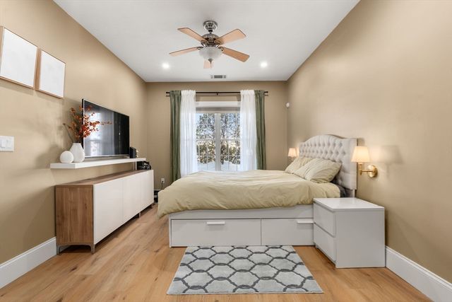 2109 Davenport Ave 2109, Canton, MA 02021