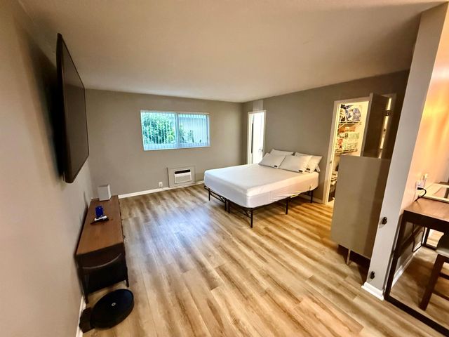 1204 S Lake Drive E 3, Lantana, FL 33462