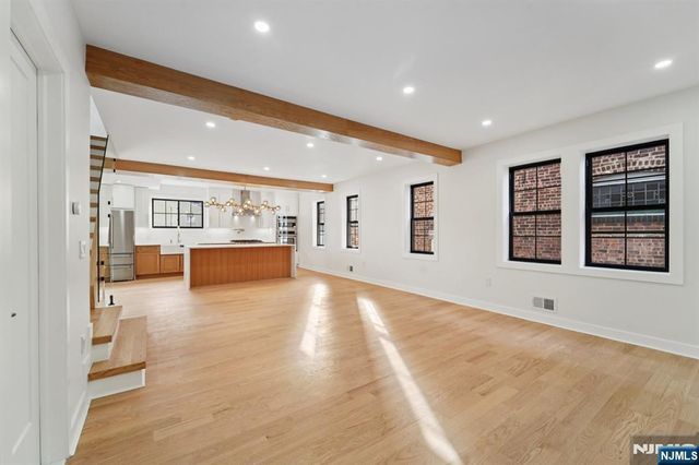 8606 2nd Avenue, North Bergen, NJ 07047