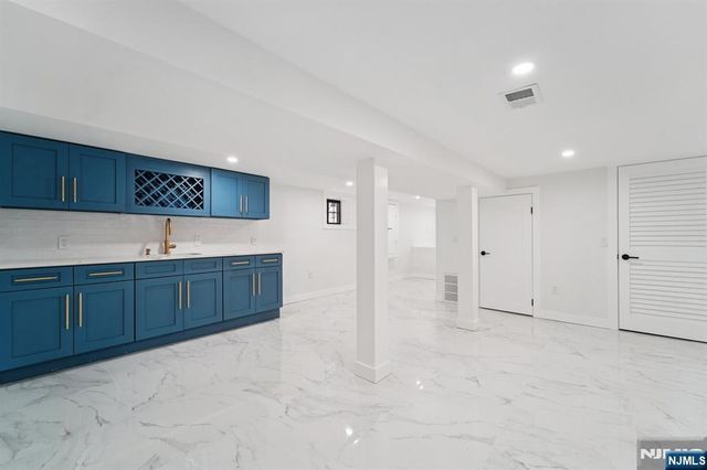 8606 2nd Avenue, North Bergen, NJ 07047