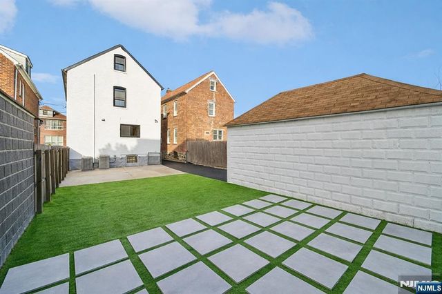 8606 2nd Avenue, North Bergen, NJ 07047