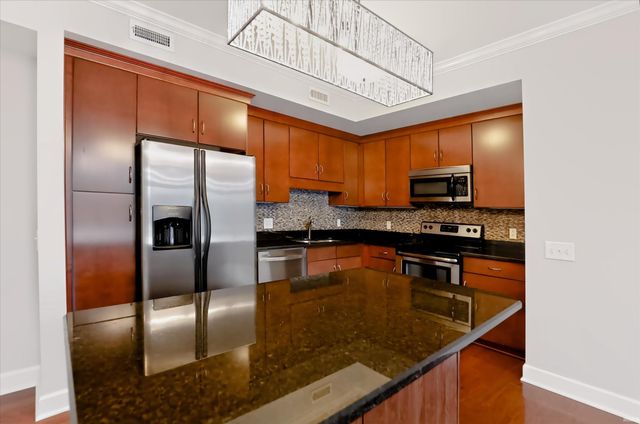 20971 Shoreline Ct Apt 215, Noblesville, IN 46062