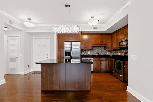 20971 Shoreline Ct Apt 215, Noblesville, IN 46062