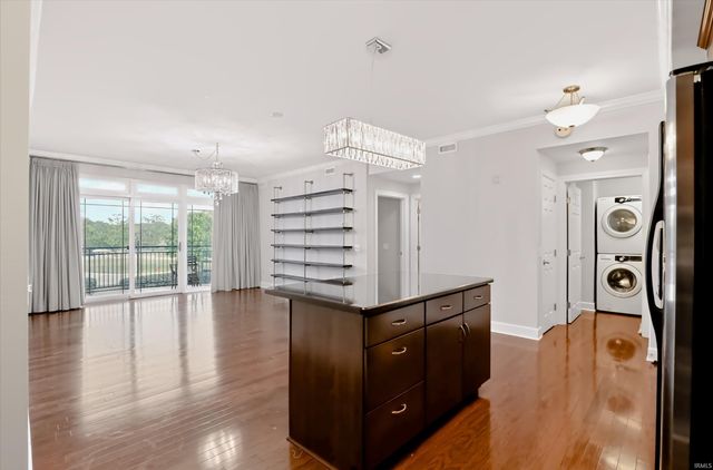 20971 Shoreline Ct Apt 215, Noblesville, IN 46062