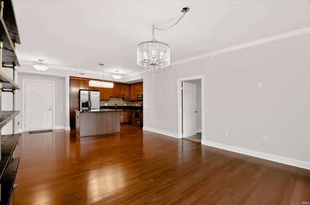 20971 Shoreline Ct Apt 215, Noblesville, IN 46062