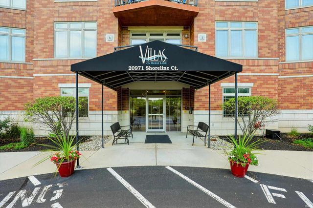 20971 Shoreline Ct Apt 215, Noblesville, IN 46062