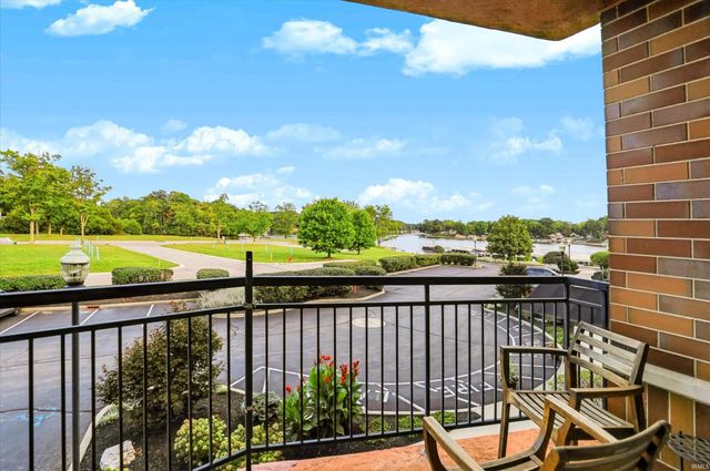 20971 Shoreline Ct Apt 215, Noblesville, IN 46062