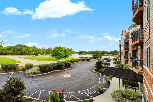 20971 Shoreline Ct Apt 215, Noblesville, IN 46062