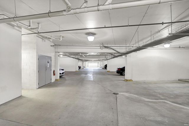 20971 Shoreline Ct Apt 215, Noblesville, IN 46062