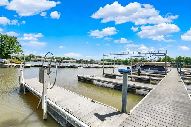 20971 Shoreline Ct Apt 215, Noblesville, IN 46062
