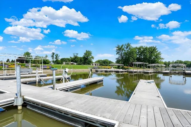 20971 Shoreline Ct Apt 215, Noblesville, IN 46062