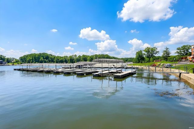 20971 Shoreline Ct Apt 215, Noblesville, IN 46062