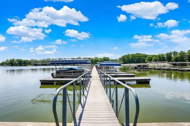 20971 Shoreline Ct Apt 215, Noblesville, IN 46062