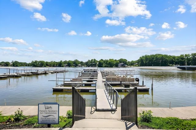 20971 Shoreline Ct Apt 215, Noblesville, IN 46062