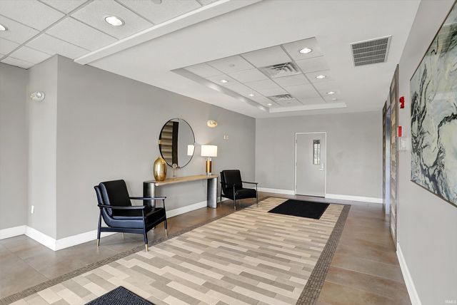 20971 Shoreline Ct Apt 215, Noblesville, IN 46062