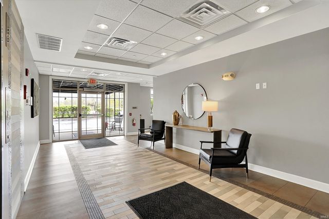 20971 Shoreline Ct Apt 215, Noblesville, IN 46062