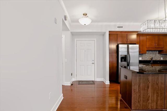 20971 Shoreline Ct Apt 215, Noblesville, IN 46062