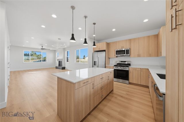 803 Spaniel Lane, Belgrade, MT 59714