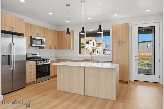803 Spaniel Lane, Belgrade, MT 59714