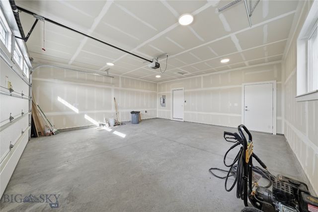 803 Spaniel Lane, Belgrade, MT 59714
