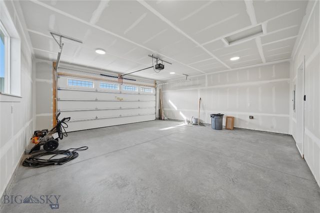803 Spaniel Lane, Belgrade, MT 59714