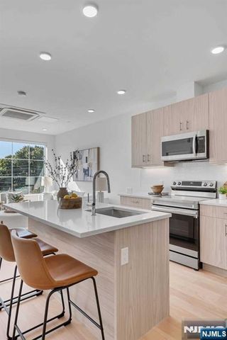 35 Jefferson Avenue 308, Westwood, NJ 07675