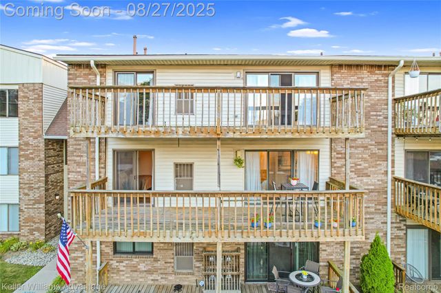 855 S Pontiac Trail A205, Walled Lake, MI 48390