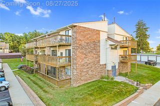 855 S Pontiac Trail A205, Walled Lake, MI 48390