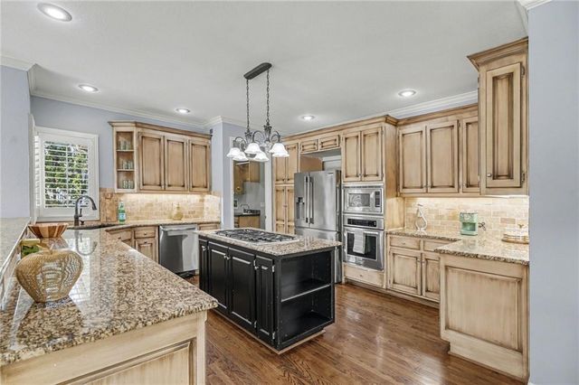 3501 W 132nd Street, Leawood, KS 66209
