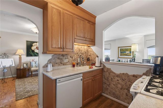 7320 Glenroie Ave Apt 12K, Norfolk, VA 23505