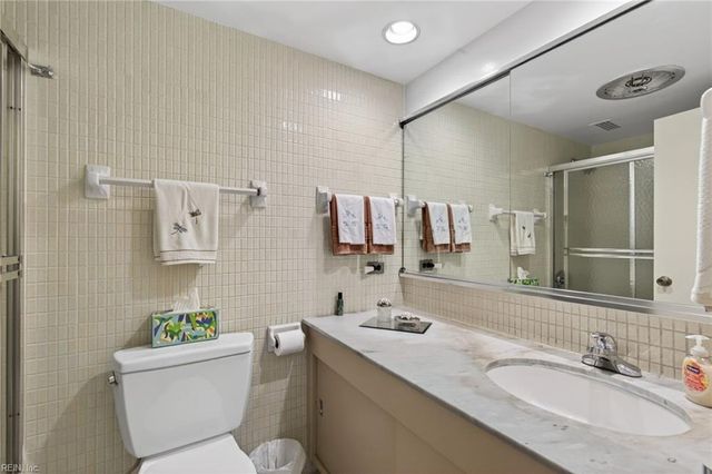 7320 Glenroie Ave Apt 12K, Norfolk, VA 23505