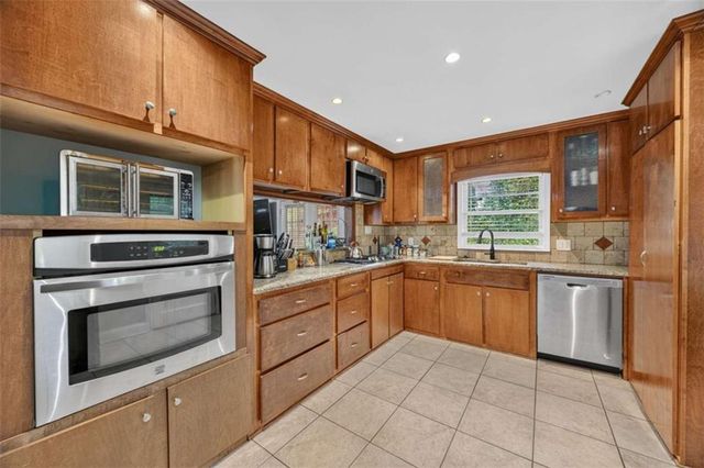 4421 Buckingham Circle, Decatur, GA 30035